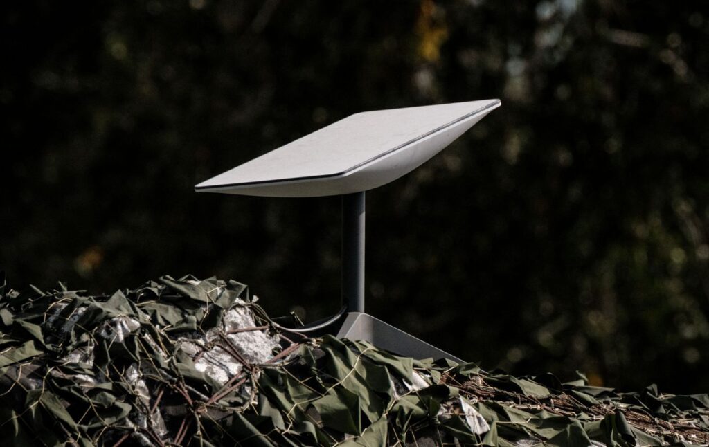 Азербайджанець постачав Starlink армії РФ через Латвію: як його покарали