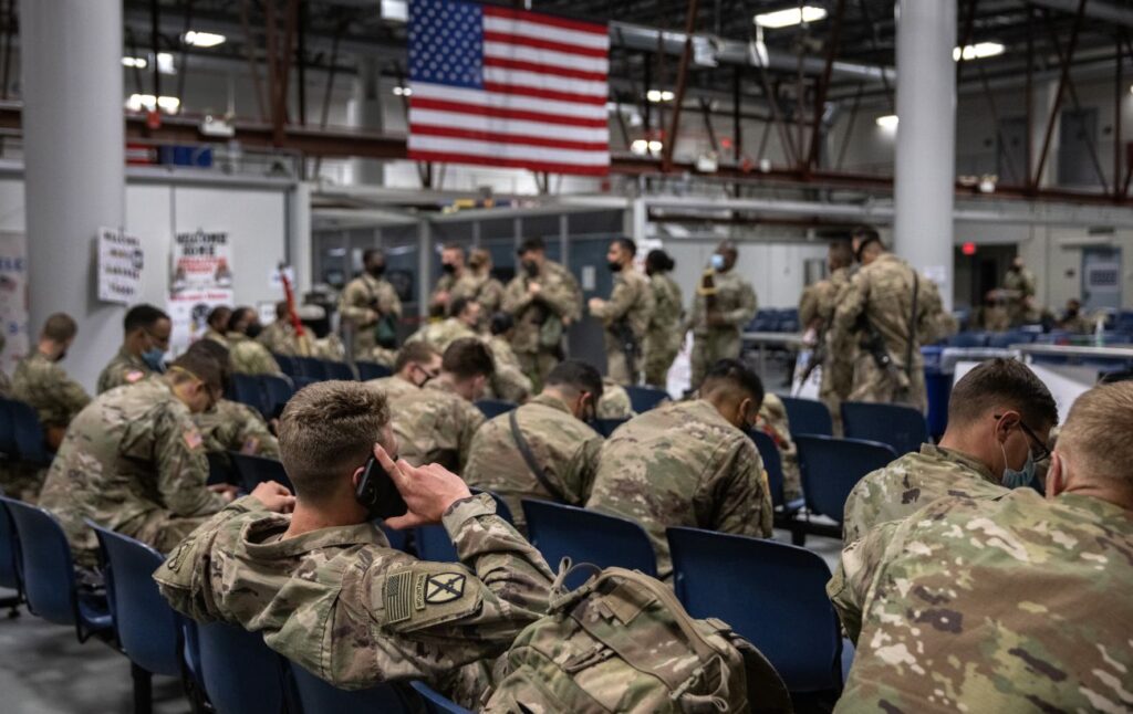 США можуть відправити на Близький Схід ще 10 тисяч солдатів, - WSJ