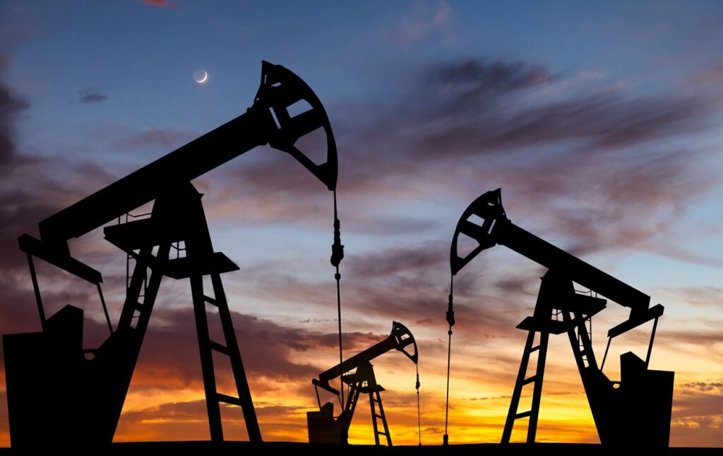 Ціни на нафту злетіли після заяви Трампа про блокаду Ормузької протоки