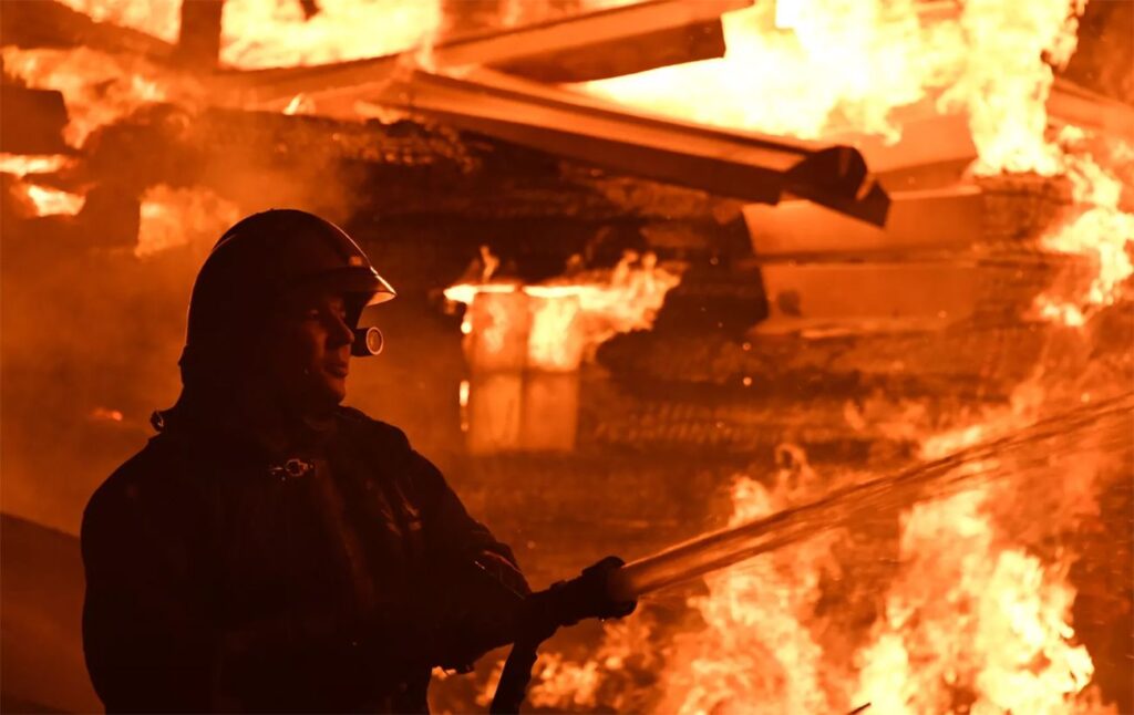 Дрони дістали до НПЗ у Самарській області: у Новокуйбишевську лунали вибухи