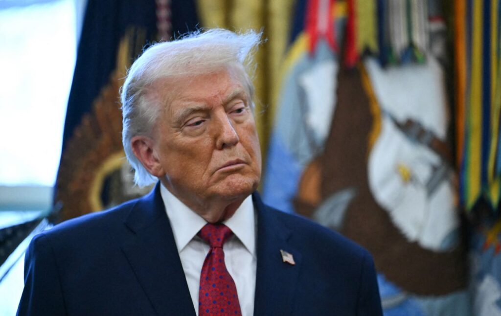 Трамп скликає екстрену нараду уряду США