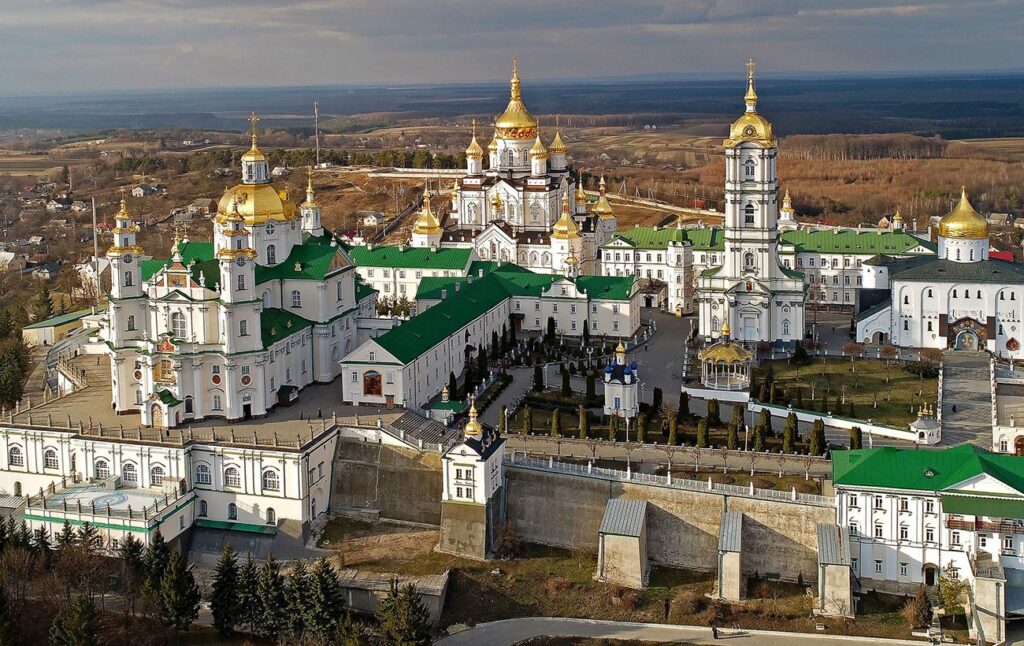 Почаївській лаврі визначили дедлайн для розірвання зв