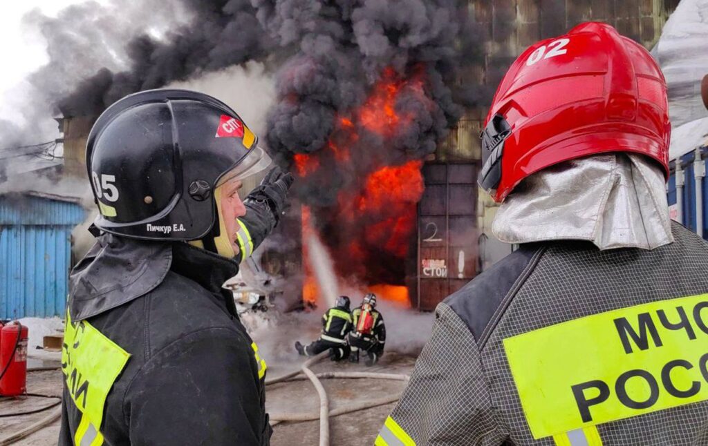 Бєлгород без світла, води та інтернету: місто зазнало ракетної атаки на ТЕЦ (фото, відео)