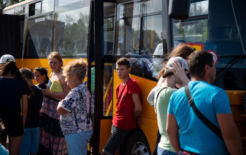 Для українців з прифронтових територій створили інструкцію з евакуації
